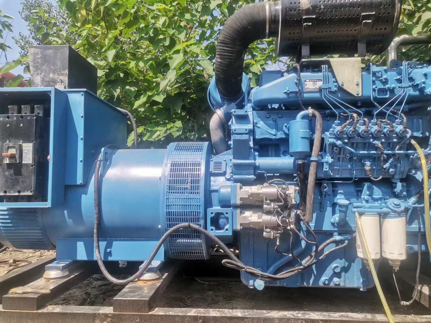 廉江详细说明降低 800kW 柴油发电机输出电流波动的方法